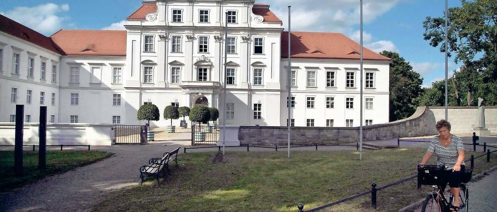 Noch mehr Wahlen. Am Sonntag wird unter anderem auch entschieden, wer als neuer Bürgermeister die Stadt Oranienburg regiert – und in das Barockschloss einzieht, den Sitz der dortigen Stadtverwaltung.