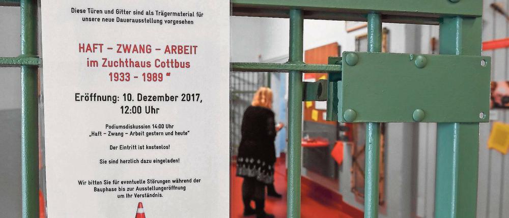 Unmenschlich. In einer neuen Dauerausstellung des Vereins Menschenrechtszentrum werden Originalgegenstände der Häftlinge aus der DDR-Zeit im Gefängnis in Cottbus gezeigt. Thema sind die harten Arbeitsbedingungen.