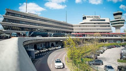Druck für Tegel. Die FDP in Berlin und Brandenburg will den alten Flughafen Tegel unbedingt offen halten.