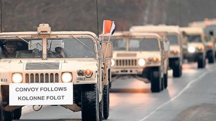 Quer durch Deutschland. Insgesamt 2050 Fahrzeuge verlegt das US-Militär in 102 Konvois auf dem Straßenweg nach Polen oder in die baltischen Staaten. Brandenburg ist zusammen mit Sachsen als Knotenpunkt besonders betroffen.