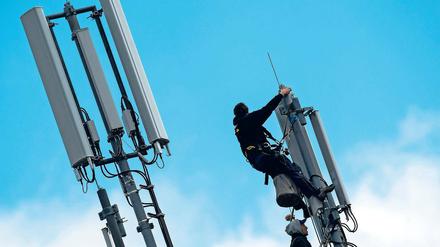 Gegen die Stille. 32 Behördenfunkmasten bietet die Landesregierung ab dem Jahr 2019 Mobilfunkbetreibern an. So soll in Brandenburg gegen Funklöcher vorgegangen werden.