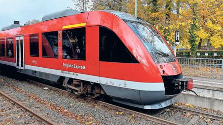 Problemzug. Mit dem Prignitz-Express gibt es immer wieder Probleme. Schon 2017 gab es Ausfälle und Verspätungen. Deswegen ist die Regionalbahn Dauerthema im Infrastrukturausschuss des Landtags.