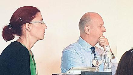Beim Integrationsgipfel am Mittwoch in Potsdam saßen Ministerin Diana Golze (Linke) und Regierungschef Dietmar Woidke (SPD) nicht auf einer Seite des Tisches.