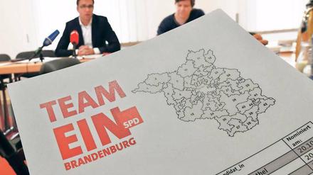 Vor der Landtagswahl stellte der Generalsekretär Erik Stohn (links) am Donnerstag die Wahlkampagne und die Kandidatenliste vor.