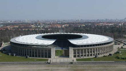 Blick auf das Olympiastadion. Direkt neben dem Stadion wollte Fußball-Bundesligst Hertha BSC ein reines Fußball-Stadion errichten. 