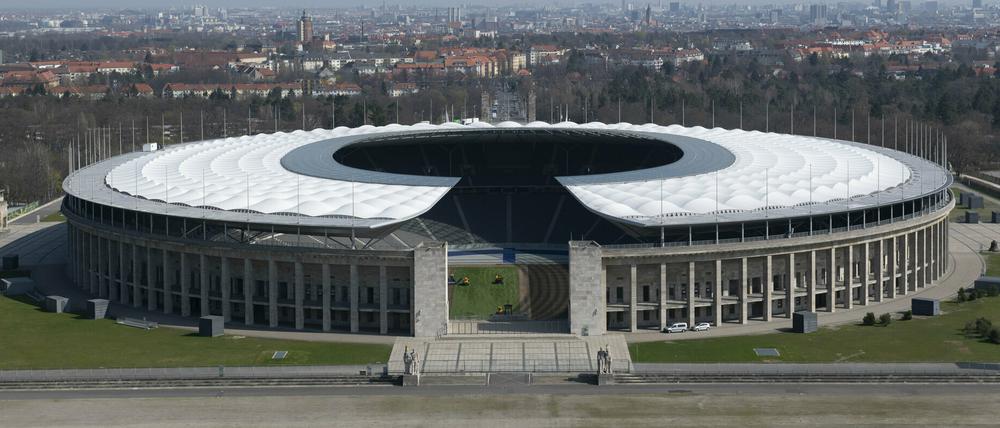 Blick auf das Olympiastadion. Direkt neben dem Stadion wollte Fußball-Bundesligst Hertha BSC ein reines Fußball-Stadion errichten. 
