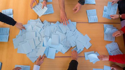 In Potsdam fehlen noch 300 Wahlhelfer.
