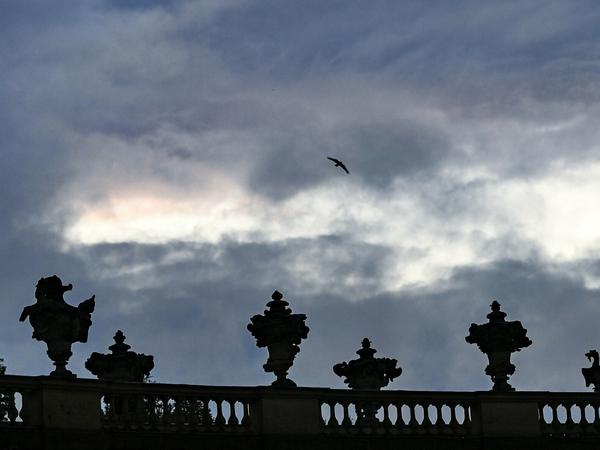 Wegen der Unwetterlage bleiben die Schlösser und Parks in Potsdam am Donnerstag geschlossen.