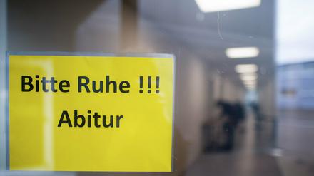 Die Schulabschlussprüfungen in Brandenburg finden trotz Coronakrise statt.