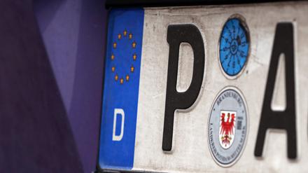 Die Brandenburger Polizei setzt das „automatische Kennzeichenerfassungssystem“ („Kesy“) ein.