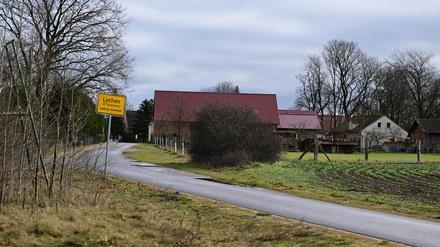 Das Ortseingangsschild des Lychener Ortsteiles Rutenberg. 