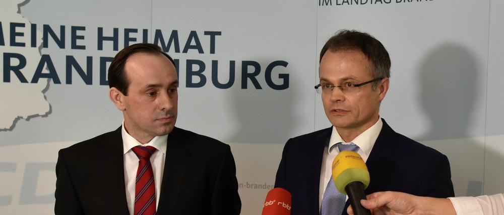 Der Landesvorsitzende der CDU Brandenburg, Michael Schierack (r) zieht sich zukünftig zurück. Folgt ihm CDU-Fraktionschef Ingo Senftleben?