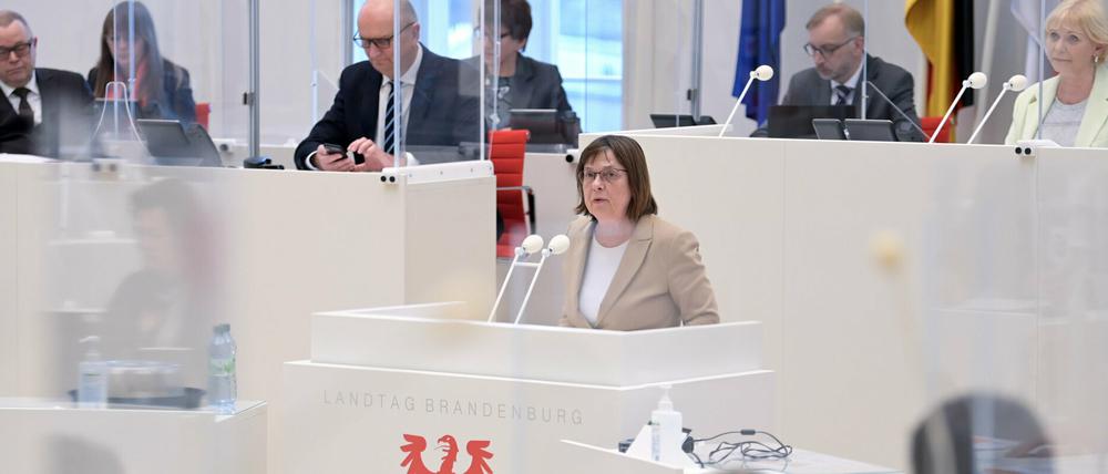 Brandenburgs Gesundheitsministerin Ursula Nonnemacher (Bündnis 90/Die Grünen), will Corona-Beurteilungen erweitern.