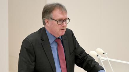 Die Opposition im Landtag wirft Justizminister Stefan Ludwig vor, die Gerichte und Staatsanwaltschaften nicht mit ausreichend Personal ausgestattet zu haben. 