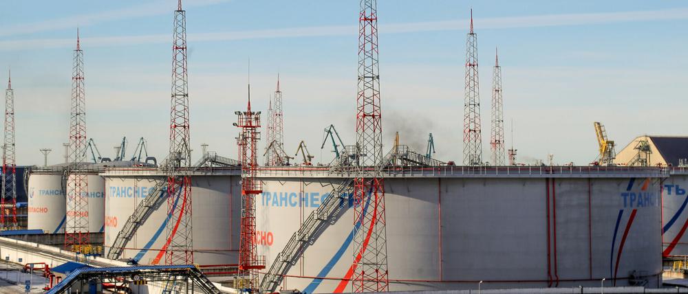 Tanks von Transneft, einem staatlichen russischen Unternehmen, das die Erdöl-Pipelines des Landes betreibt.