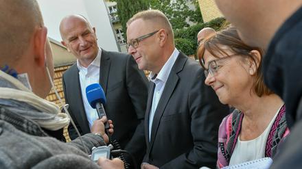 Brandenburgs Ministerpräsident Dietmar Woidke (l. SPD), Michael Stübgen (CDU), kommissarischer Vorsitzender, und Ursula Nonnemacher (Bündnis 90/Die Grünen), Fraktionsvorsitzende nach den Sondierungsgesprächen.