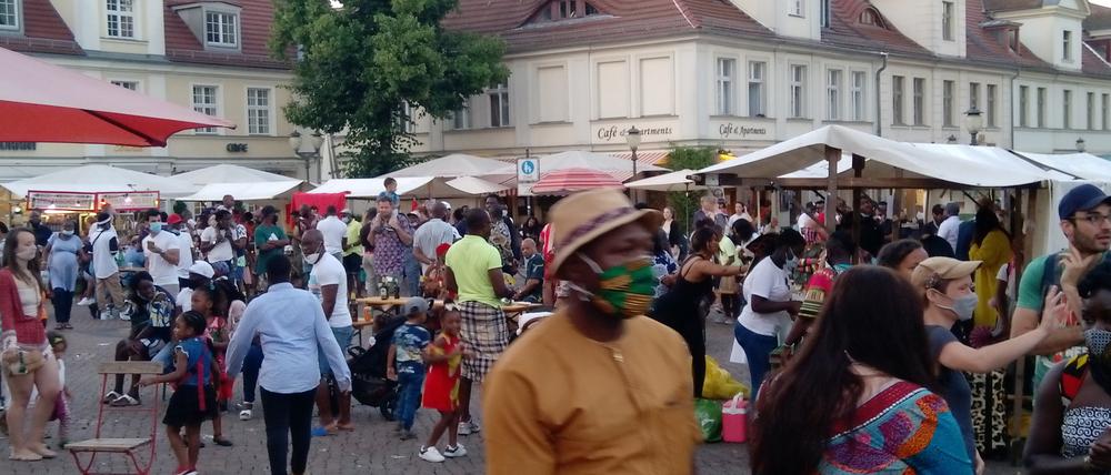 Das Afrikafest auf dem Platz am Brandenburger Tor.