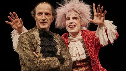 Andreas Spaniol (l.) und Paul Sies verkörpern in „Amadeus“ die Komponisten Antonio Salieri und Wolfgang Amadeus Mozart. 