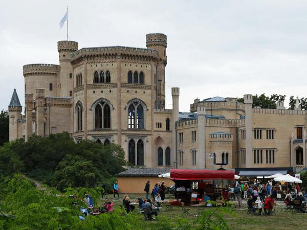 Im Park und Schloss Babelsberg wird der "British Day" mit Konzerten und Picknicks gefeiert.