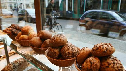 Es wird teurer, nicht nur bei Bäcker Braune. Wegen steigender Rohstoff- und Energiepreise kosten Brot und Brötchen mehr. 