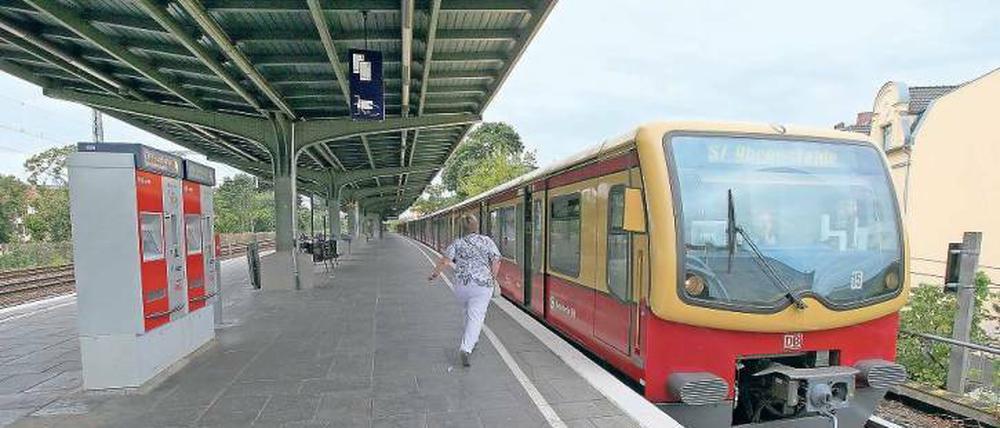 Seit Mitte März wird auf der Strecke zwischen Potsdam Hauptbahnhof und Griebnitzsee gebaut. Demnächst sollen die Arbeiten am Bahnhof Babelsberg weitergehen.