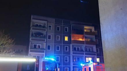 Am Sonntagabend stand der Balkon eines Hauses in Drewitz in Flammen.