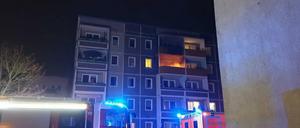Am Sonntagabend stand der Balkon eines Hauses in Drewitz in Flammen.