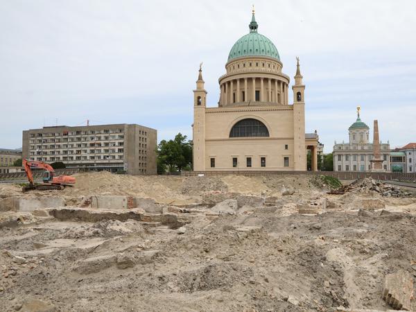 Das Baugeschehen auf der Baustelle auf dem ehemaligen FH-Gelände in Potsdams Mitte.