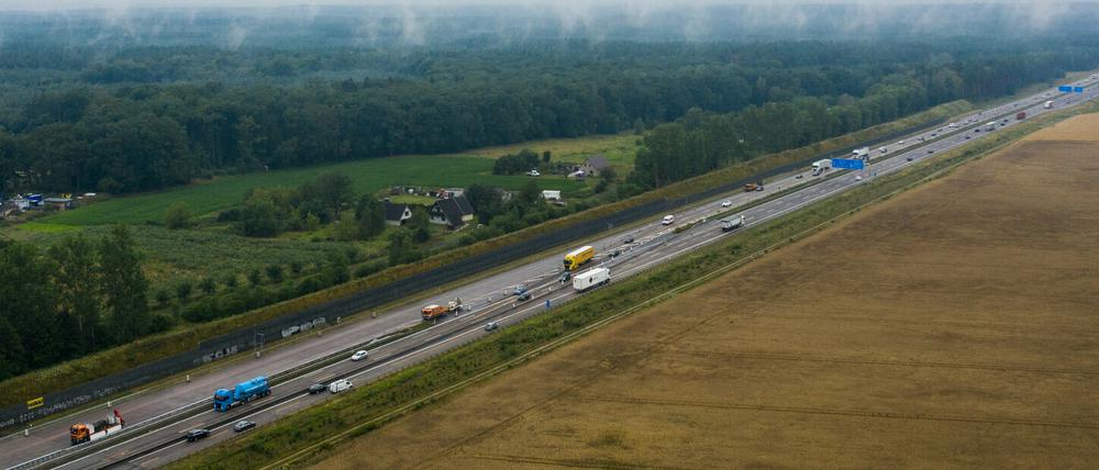 Wegen des geplanten sechsspurigen Ausbaus des Berliner Rings (A10) kommt es bis 2022 immer wieder zu Sperrungen. Die Strecken werden bei laufendem Betrieb ausgebaut und erneuert.