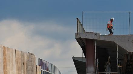 Die Sanierung der Hochstraßenbrücken soll im Herbst abgeschlossen sein (Archivfoto).