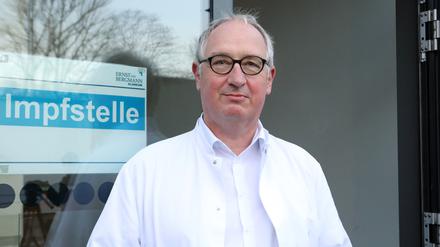 Tillmann Schumacher, Oberarzt der Infektiologie am städtischen Bergmann-Klinikum.