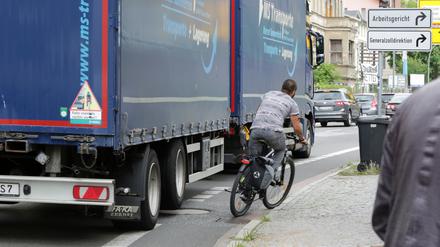Vor allem für Radfahrer wurde es vor ihrer noch laufenden Sanierung oftmals eng auf der Behlertstraße.