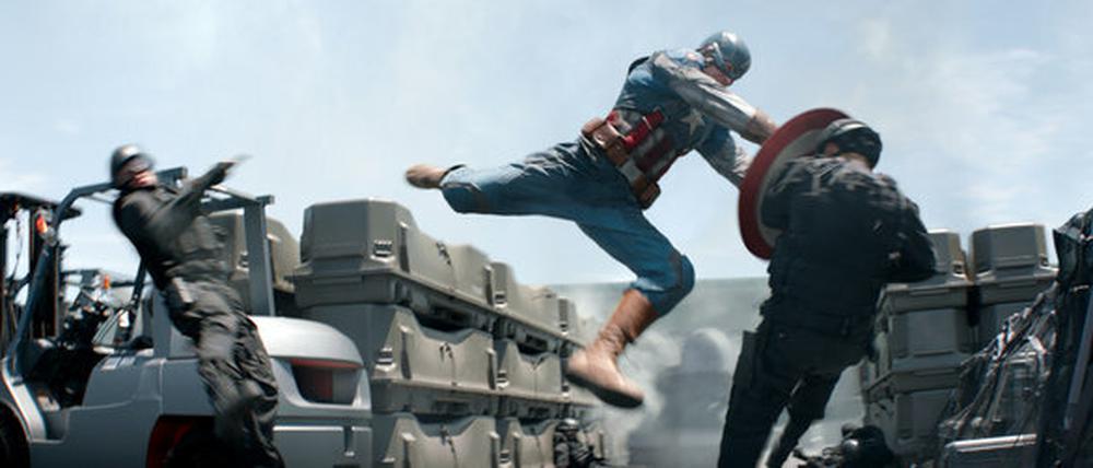 Captain America (Chris Evans) in einer Szene des Kinofilms "Captain America 2: The Return Of The First Avenger" (undatierte Filmszene).