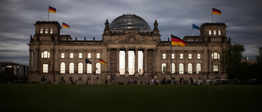 Für die Bundestagswahl 2017 nennen einige Parteien bereits jetzt erste Namen, welche Politiker für den Wahlkreis Potsdam kandidieren wollen.