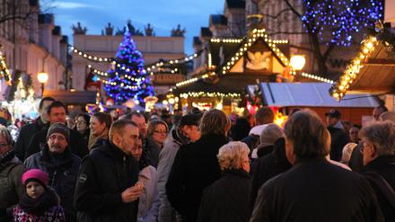 Weihnachtsmarkt in der Brandenburger Straße in Potsdam.
