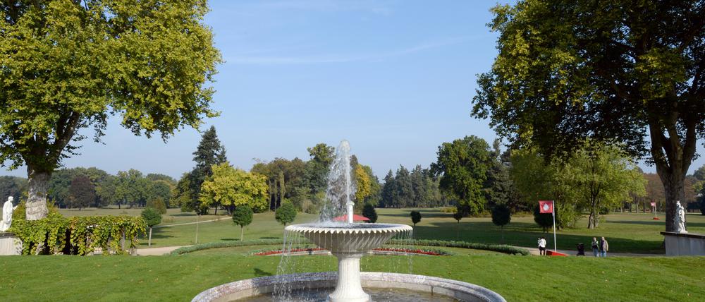 Der Park Sanssouci in Potsdam: Soll die Stadt der Schlösserstiftung zur Finanzierung der Parkpflege entgegenkommen?