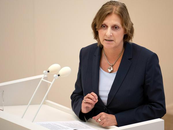 Brandenburgs Bildungsministerin Britta Ernst (SPD) will heute über den weiteren Fahrplan bei Kita und Schule informieren.