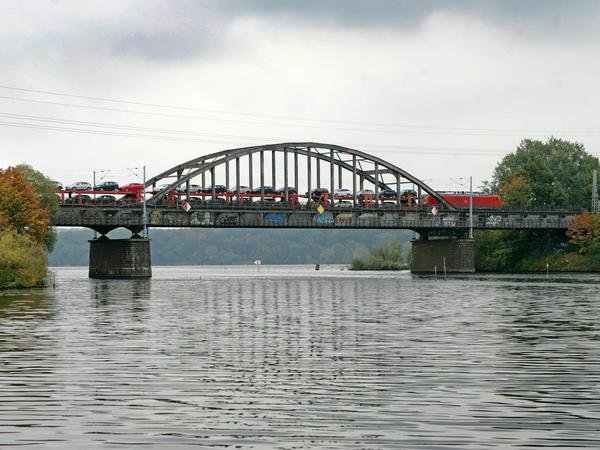 Ein Vorschlag war, dass die Havelspange am Bahndamm am Templiner See entsteht.