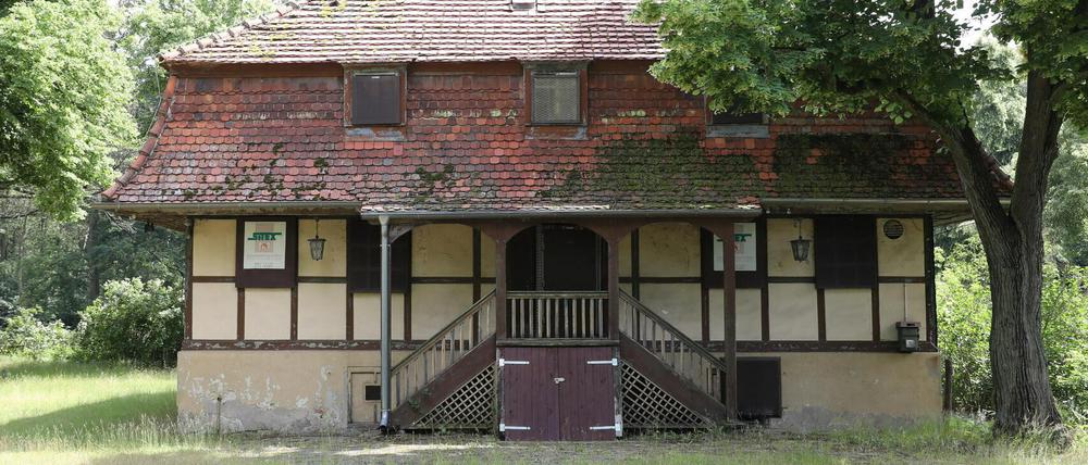 Das Kastellanhaus des Jagdschlosses steht seit Jahrzehnten leer.