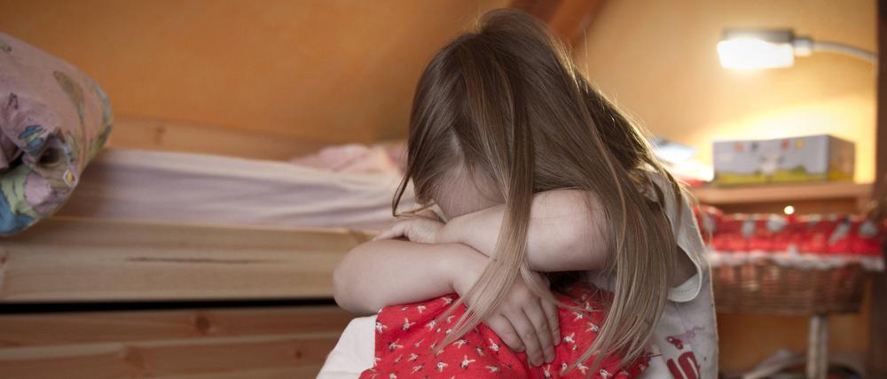 Kinderschutzexperten warnten schon zu Beginn der Pandemie vor mehr häuslicher Gewalt. (Symolbild)