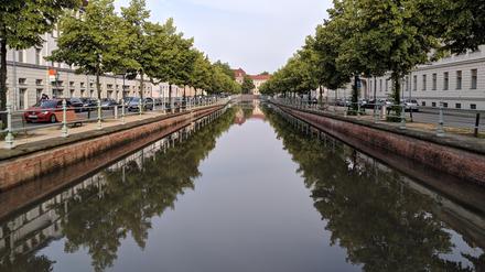 Bei Starkregen kann der Potsdamer Stadtkanal Wasser aufnehmen - wie hier 2019. 