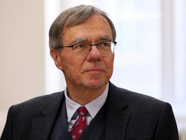 Potsdams Oberbürgermeister schlägt Burkhardt Exner für eine weitere Amtszeit als Finanzdezernent vor. 
