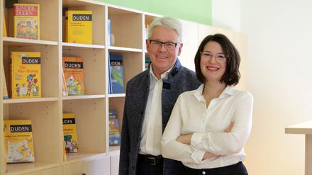 DUDEN-Lernhilfe-Gründer Dr. Gerd-Dietrich Schmidt und seine Tochter Laura Schmidt.