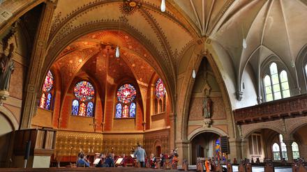 Der Chor International Potsdam und Stone Eight Perugia sorgen mit einem Winterkonzert in der Erlöserkirche für weihnachtliche Atmosphäre.
