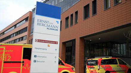 Eine 18-jährige Schülerin wurde im Ernst-von-Bergmann-Klinikum hinsichtlich des Coronavirus untersucht. Der Verdacht bestätigte sich nicht
