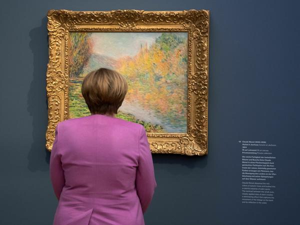 Dieses Bild ist legendär: Bundeskanzlerin Angela Merkel (CDU) bei der Eröffnung des Museum Barberini.