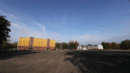 Auf dieser Brache neben dem neuen Depotgebäude in der Medienstadt soll der Libeskind-Bau entstehen.