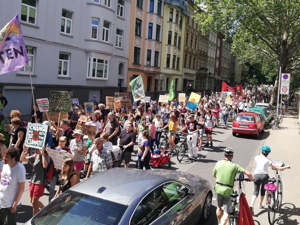 Die "Fridays for Future"-Demo in Aachen zog tausende Schüler an.