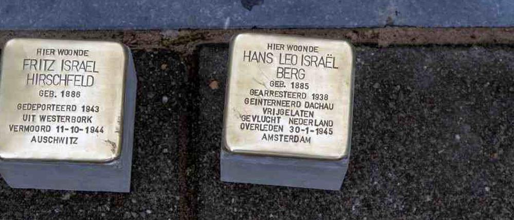 Für den verfolgten jüdischen Juristen Fritz Hirschfeld aus Potsdam wurde ein Stolperstein im niederländischen Nieuwkuijk verlegt.