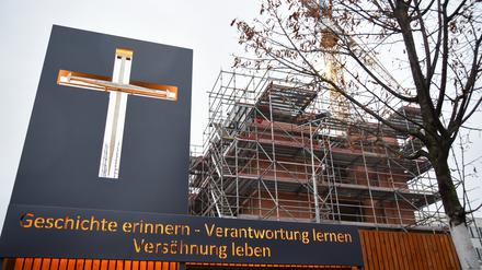 An der Breite Straße wächst der Turm der Garnisonkirche in die Höhe. Wenn es nach der CDU geht, wird auch das Kirchenschiff wiederaufgebaut.